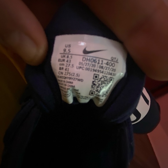 Shoes used 9/10.  Size 9.5 - Picture 1 of 6